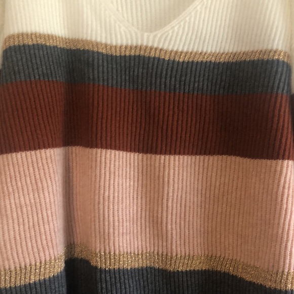Size Large Sweater - Picture 2 of 3